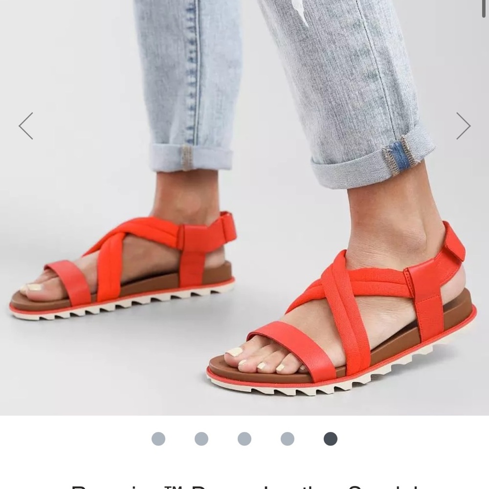 Sorel Roaming Decon Leather Sandal